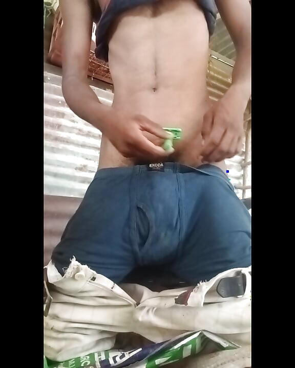 Removing my curly of dick in jungle