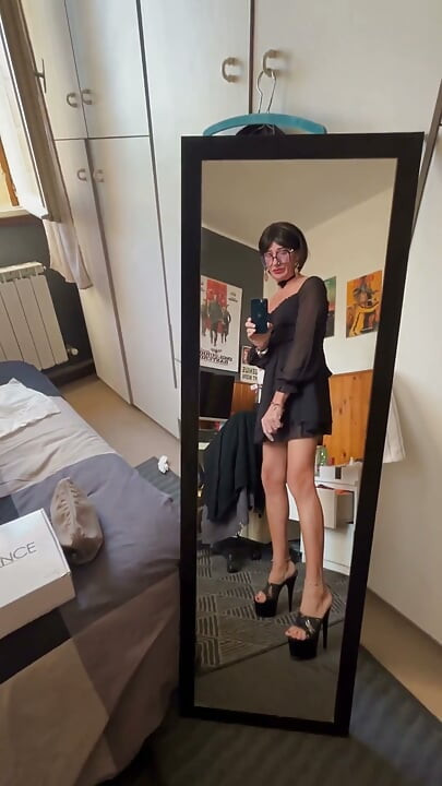Sexy Walk in Front of the Mirror 01
