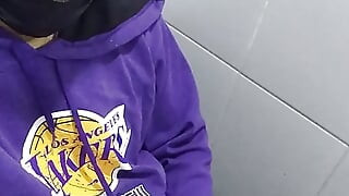 我真的很喜欢想象一位性感的女士在我旁边跳舞