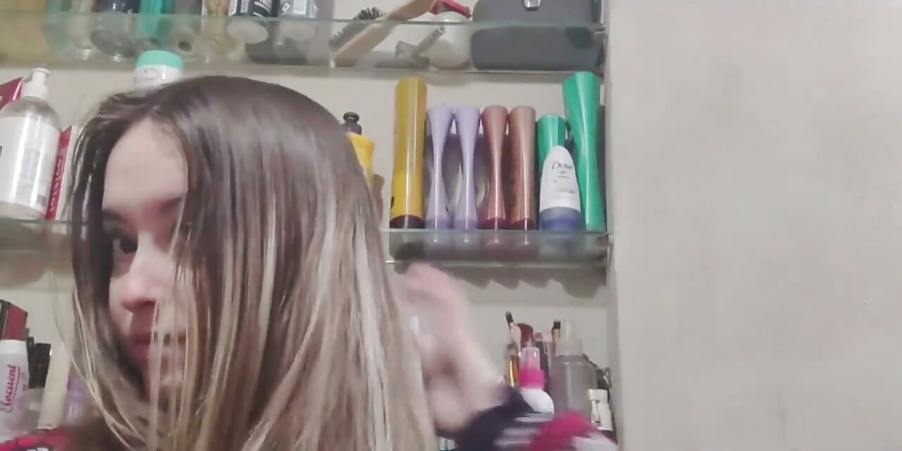 Cepillarme y desenredar mi cabello