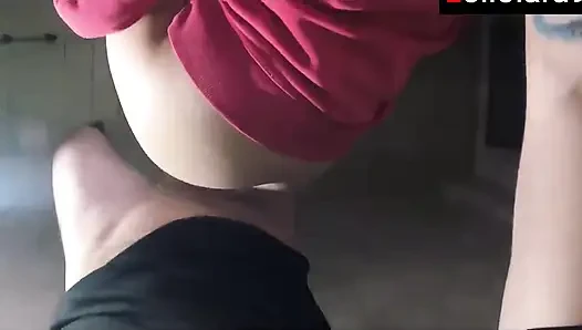 Çamaşır makinesinde yarak emiyor ve sikiliyor - lollolara91