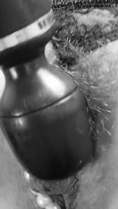 jerk off with me baby munichgold big tits and long labia lips hairy pussy and big clit in a pearl string | Clip 3
