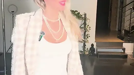 Who wants to massage Polly Gardel?