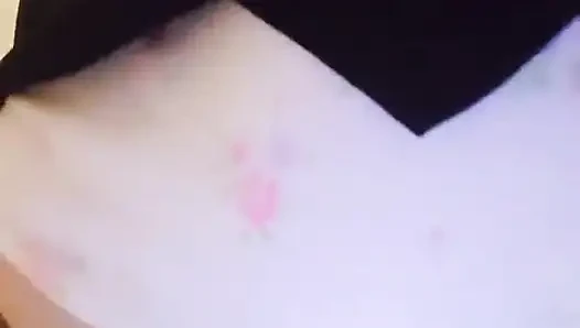 Mini etek giymek, çorapları yırtmak ve kontrolsüzce fışkırtmak
