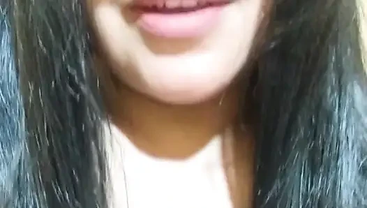 Cewek pantat bahenol dengan celana dalam thong merah ini pengen banget dientot habis-habisan sama cowok sange ini