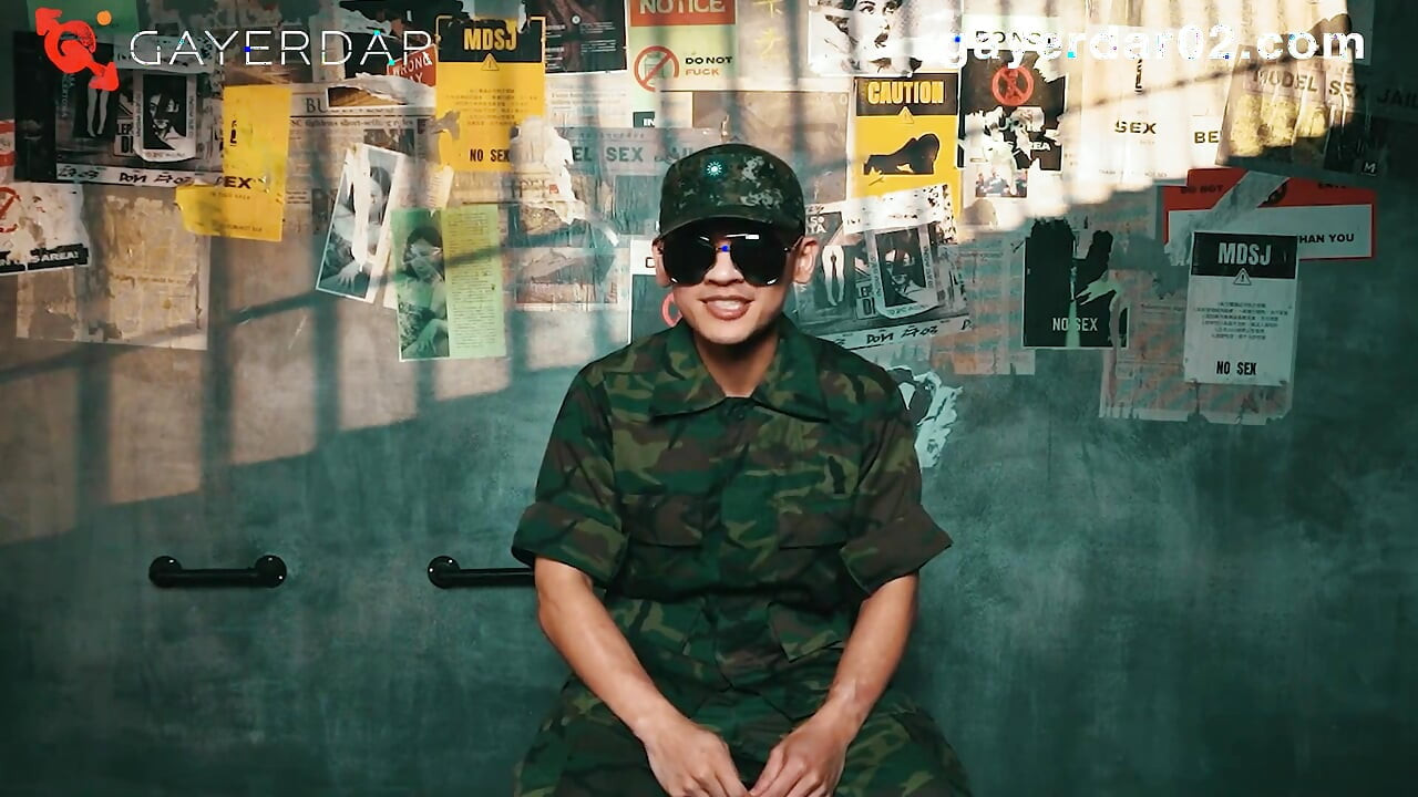 Gif-016-mouth Stiff Cock Soldier / Wailing and Refusing to Ejaculate Dry