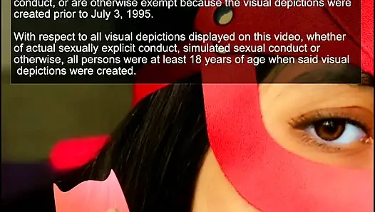 Просто симпатичная шаловливая студентка, делает стриптиз и показывает свой язык, умоляет для тебя, положить свой жесткий член в мой рот