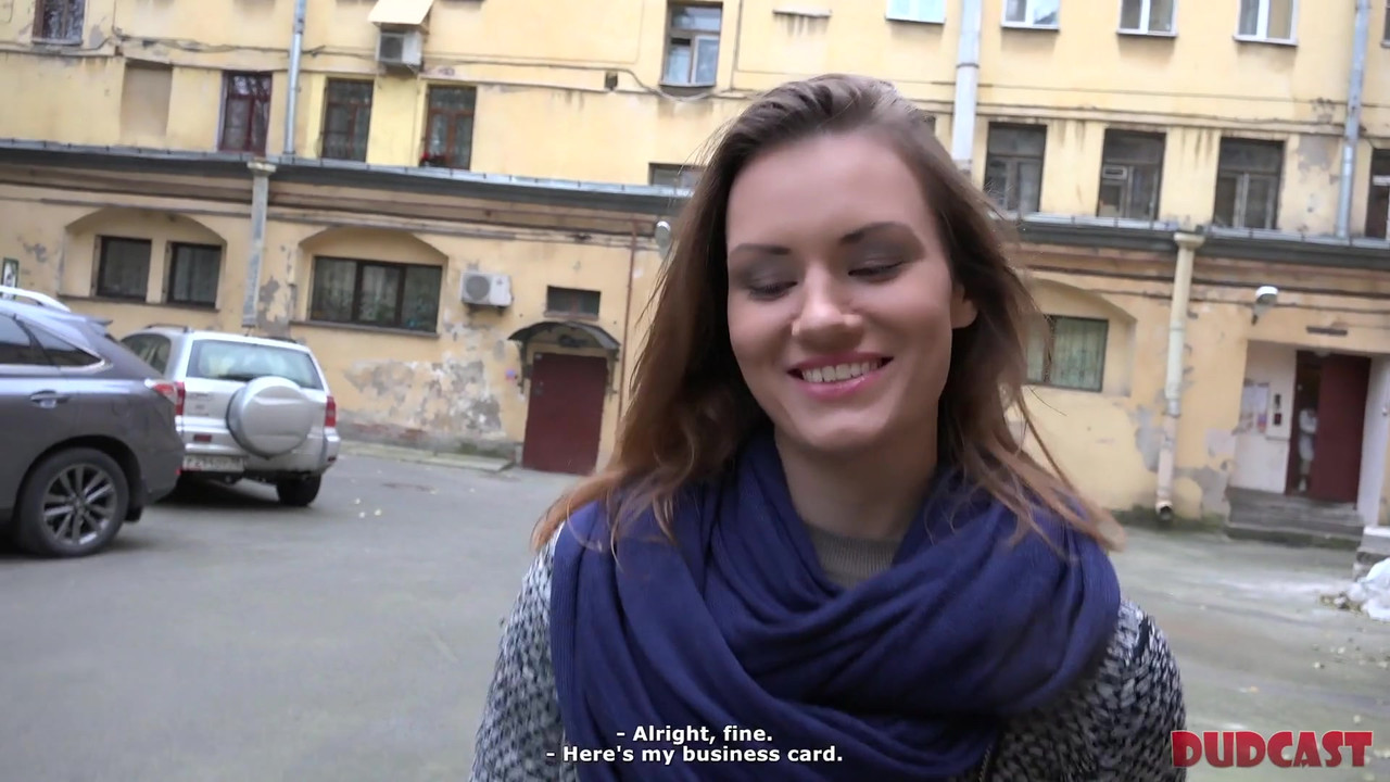 漂亮女孩被骗与所谓的经纪人发生性关系