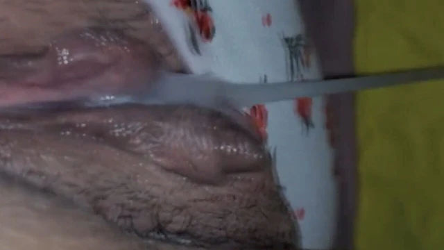 Husband films massive creampie in wifes pussy