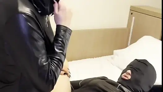 Dominatrix Saya mengisap banci saya dan menidurinya dengan baik di semua posisi