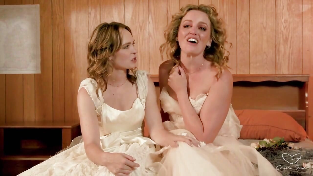 Interview: Marriage and Eloping Featuring Charlie Forde, Lilly Bell