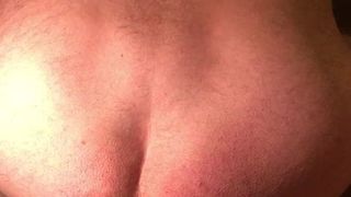 Une salope anale détruit son cul