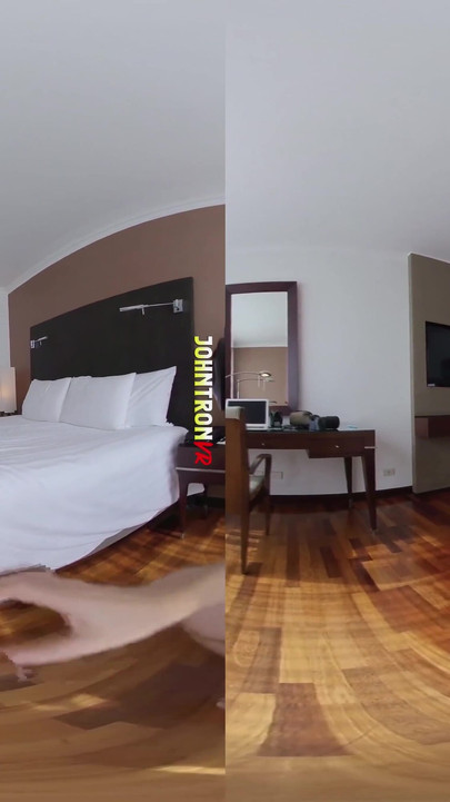 Seksi mršava tajlandska vodičica jebe se samo za užitak