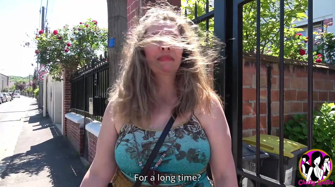 巨乳ぽっちゃり熟女がお尻でハードに犯される