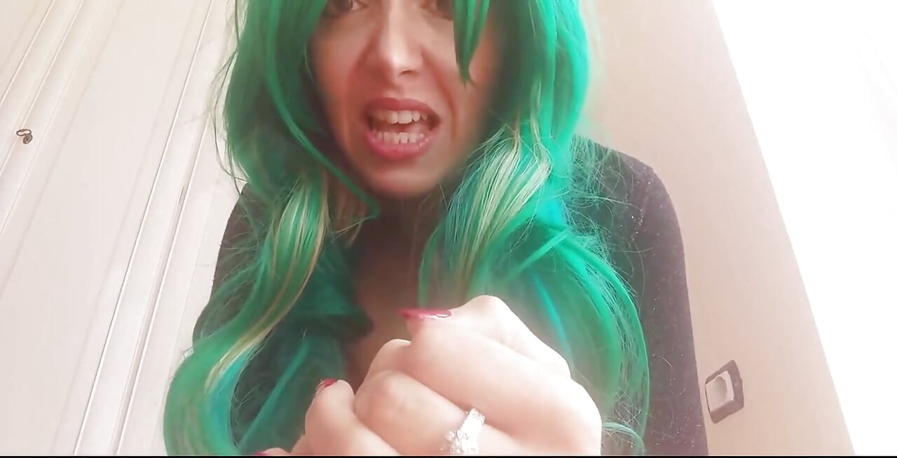 An Incredible Spell Made Me Become a Giantess in Heat