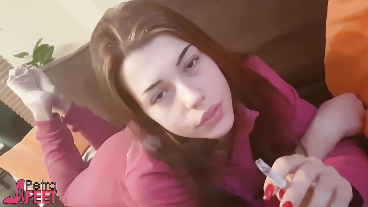 Smoking and fetish with sweet teen