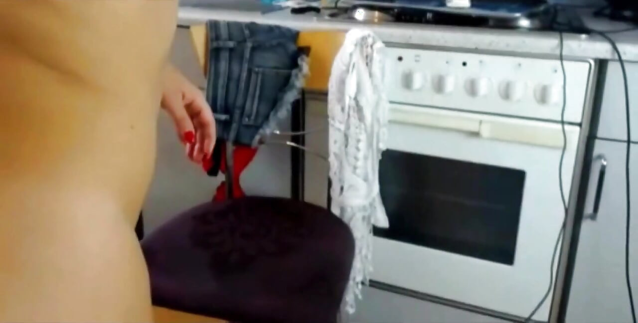 Sexy Sensations: Get Your Heart Racing with Booty Spreading & Twerk