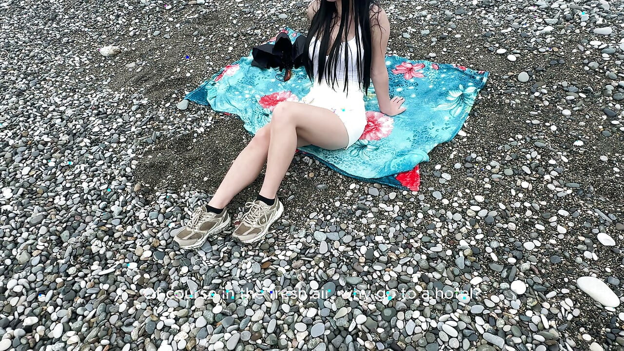 He confidently rolled up to a stranger on the beach and fucked her hard in nature. With dirty talk