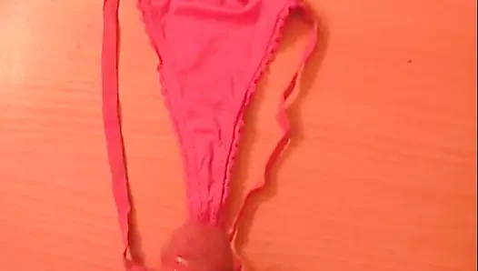 Cum içinde bir tanga