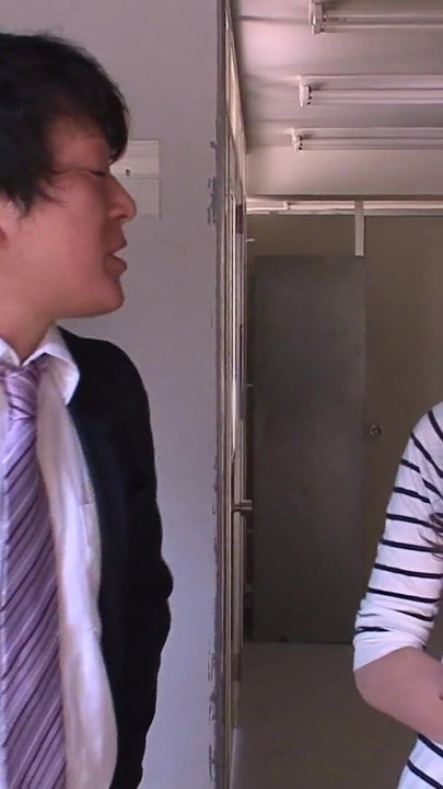 MächtigER MOMENT von "JAPANISCHES DÜNNES MÄDCHEN WÜRGT AN EINEM SCHWANZ UND REITET IHN DANN HART"