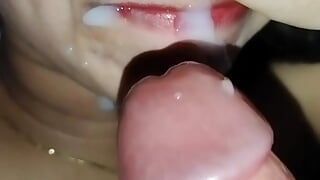 My sexy girlfriend eat my cum