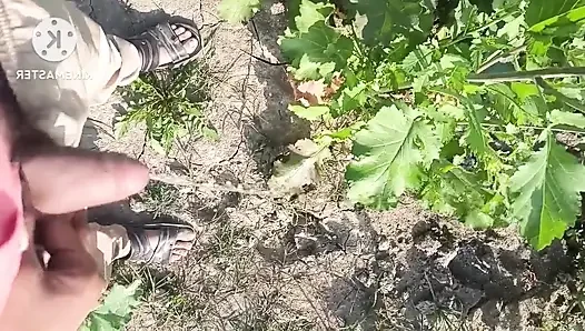 Hintli köylü kadın açık havada devar tarafından sikiliyor