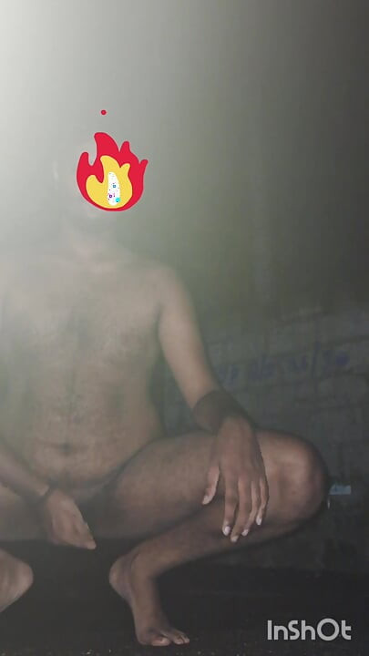 Nude Kerala Indian Mallu Boy Naked Pissing and Cumshot in public