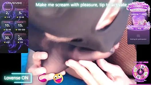 Footsie luar biasa: dunia kuku merah yang glamor dan stoking - 240