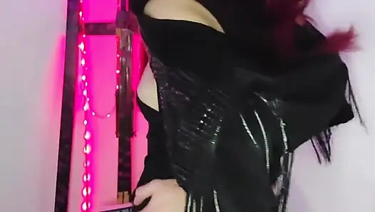 Твоя подруга Gauchita ведет тебя в секс-шоп, чтобы купить игрушки