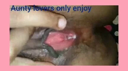 Bhabhi enjoying fingering