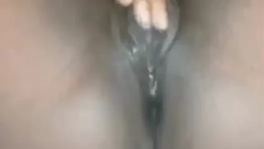 Memek sempit cewek ini di-anal habis-habisan sampai matanya habis-habisan
