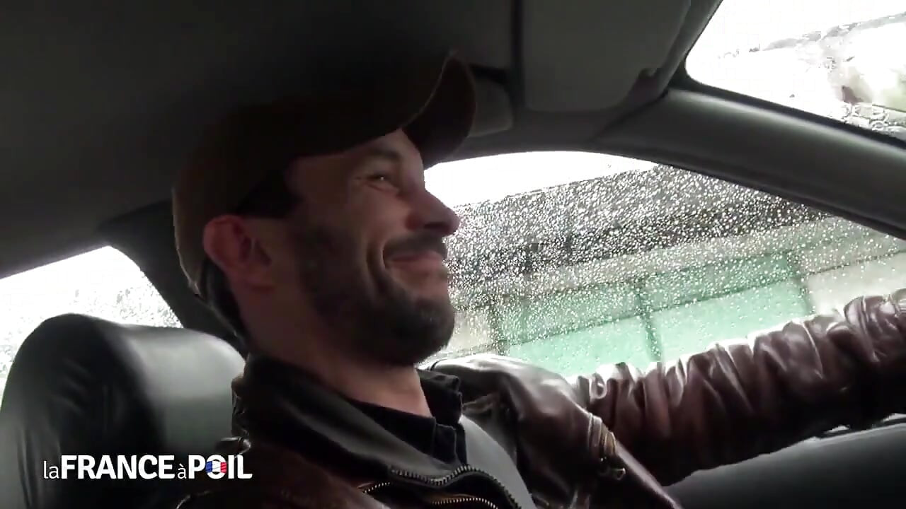 Horny Young Slut Gets Dirty Ride From Cabby