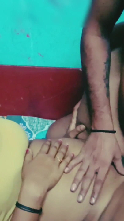 Desi bhabhi apne sasur ka lund muh mein leti hui. | Clip 1