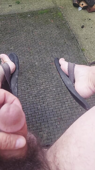 Cumming in Flip Flops Outside