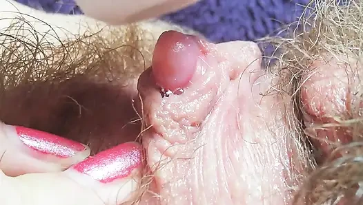 Aşırı yakın çekim büyük klitoris orgazmı yoğun klitoris stimülasyonu