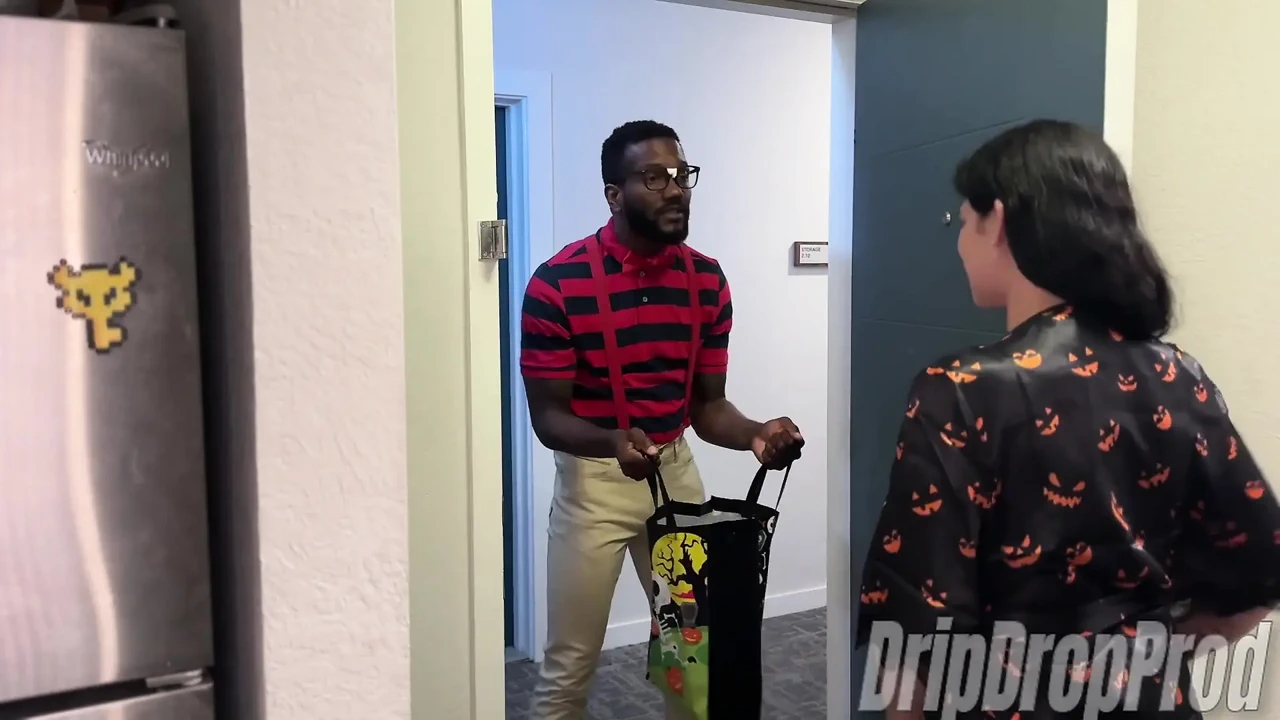 Dripdrop Psilo Siren Loves Getting Fucked by a BBC on Halloween!!!