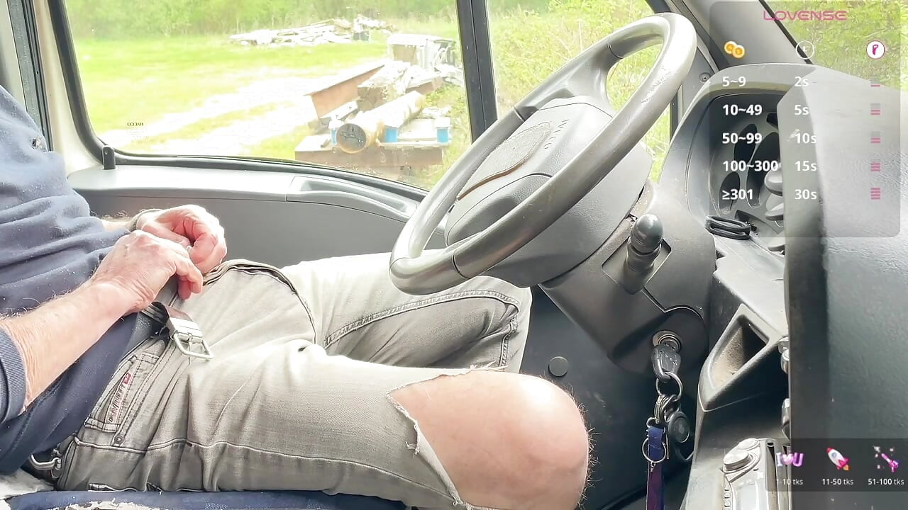 Another daytime truck stop moment that quickly escalated