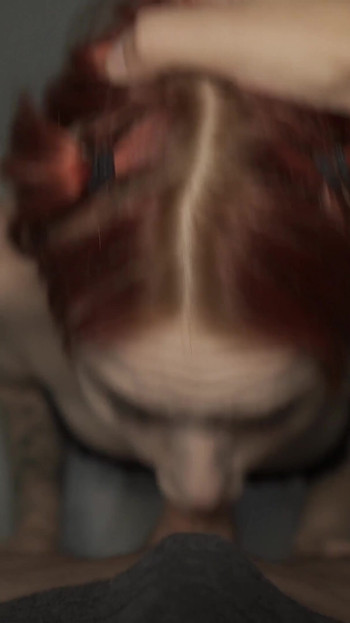 Sie lutscht mich für ein gutes video