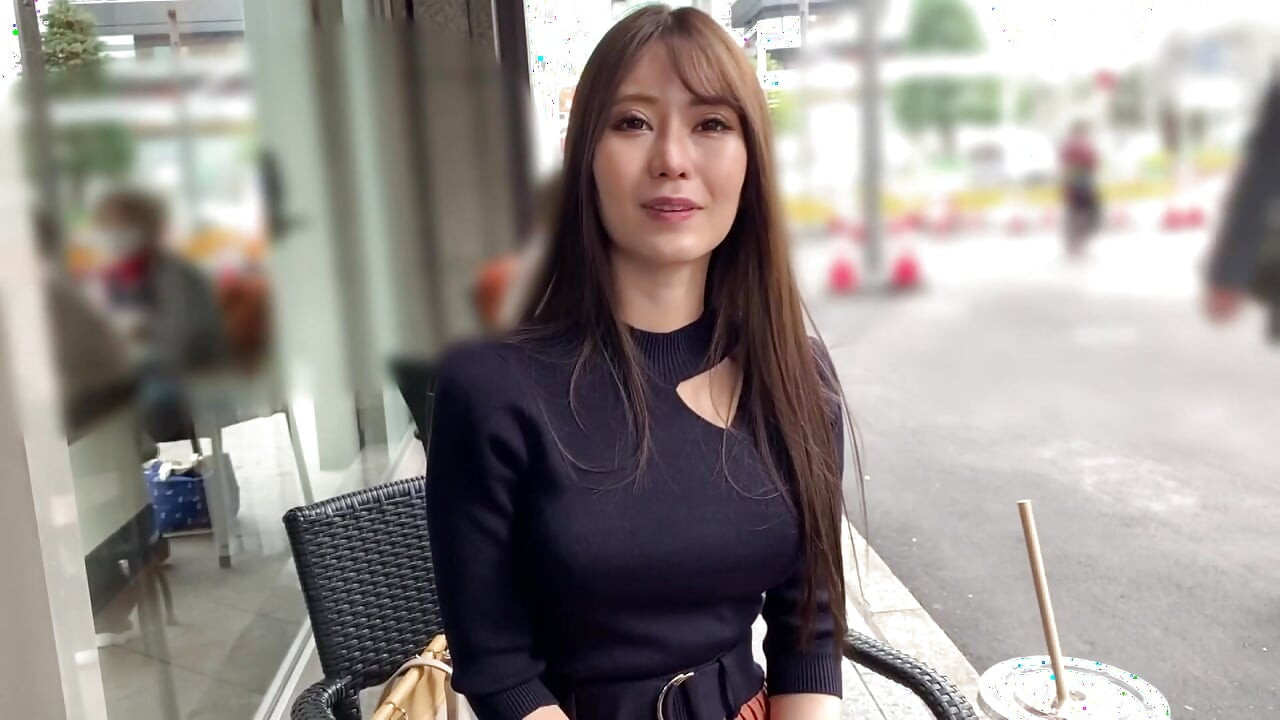 A189F05 A 24-year-old absolute beauty with a 24-year-old G-cup who takes a model look and has one-night sex at a love hotel!