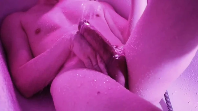 I Invite You to Take a Bath with Me