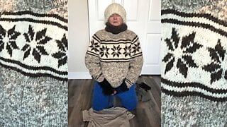 Suéter de cuello alto de lana de mohair fetiche, pantalones de chándal, guantes de lana, gorra de mohair blanca