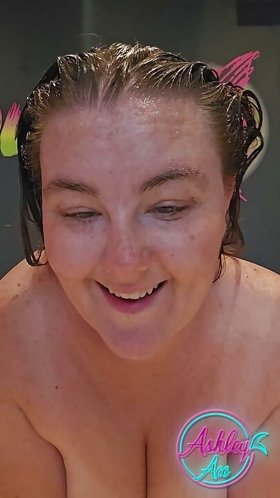 Ashley Turns Her Bath Hair Wash Into Toy Play