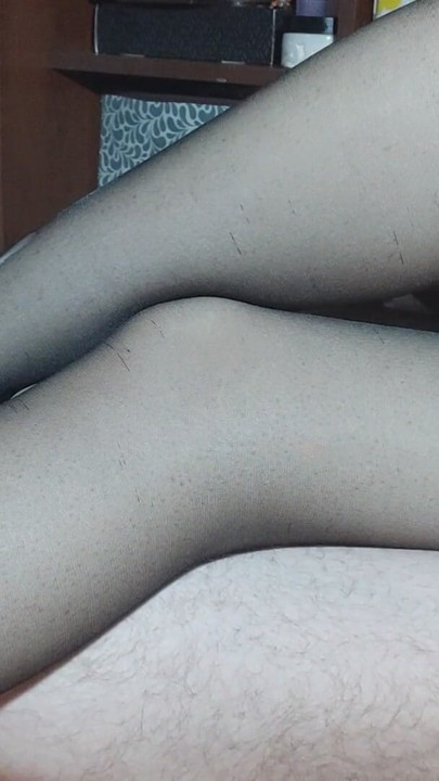 Krim untuk kaki seksi istri Asiaku alena | Klip 2