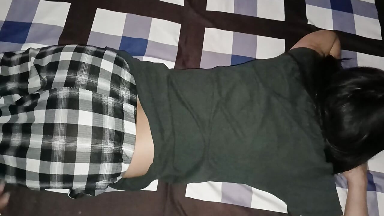 Old man fucked Muslim girl Fatima's tight pussy inside the room, there was no one at home