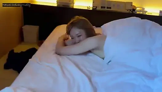 Ночная неуверенность, очаровательно очаровательная женщина и вся ночь интимного финала