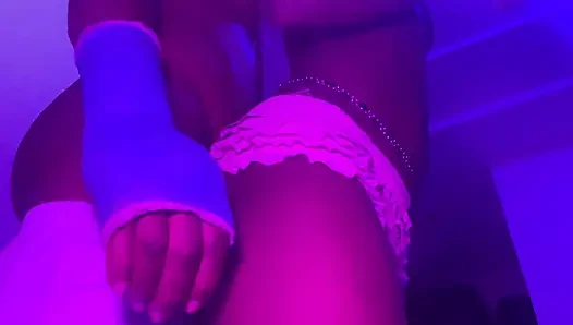 Ateşli zenci genç kız sert cock yakın çekimde balon götünü sikiyor gerçek ev yapımı amatör seksi dans