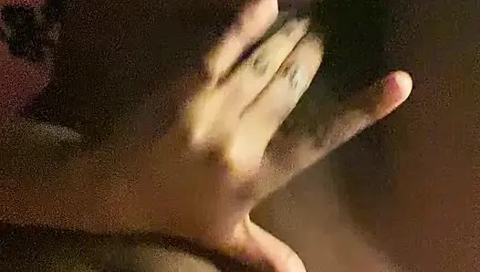 Saftiges nasses solo-ebenholz-muschispiel (dirtytalk)