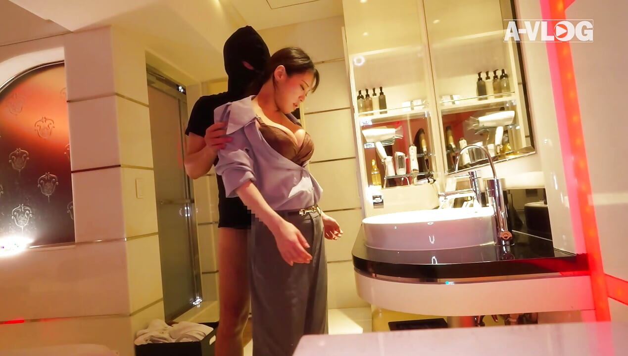 A busty H-cup office lady who engages in sugar dating during work hours.