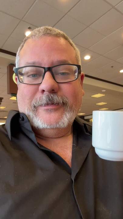 胖帅气的男人在他的所有视频中都有免提高潮，看看他的免提高潮视频