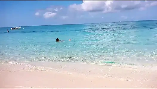 Kapal pesiar Karibia dengan nenek seksi candi annie